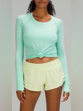 BNWOT Lululemon Hotty Hot High-Rise Lined Short 4"